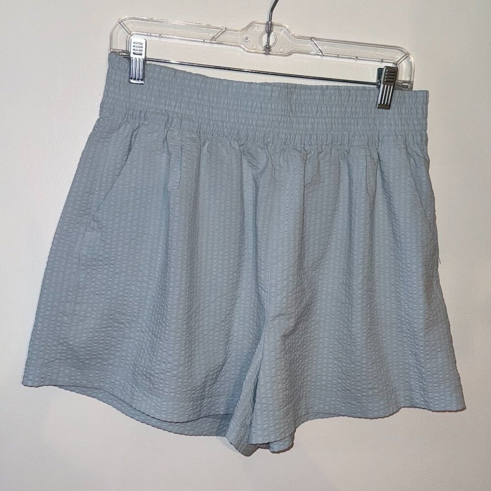 Vuori Villa Texture Shorts Size Large in Light Mist - Picture 3 of 5